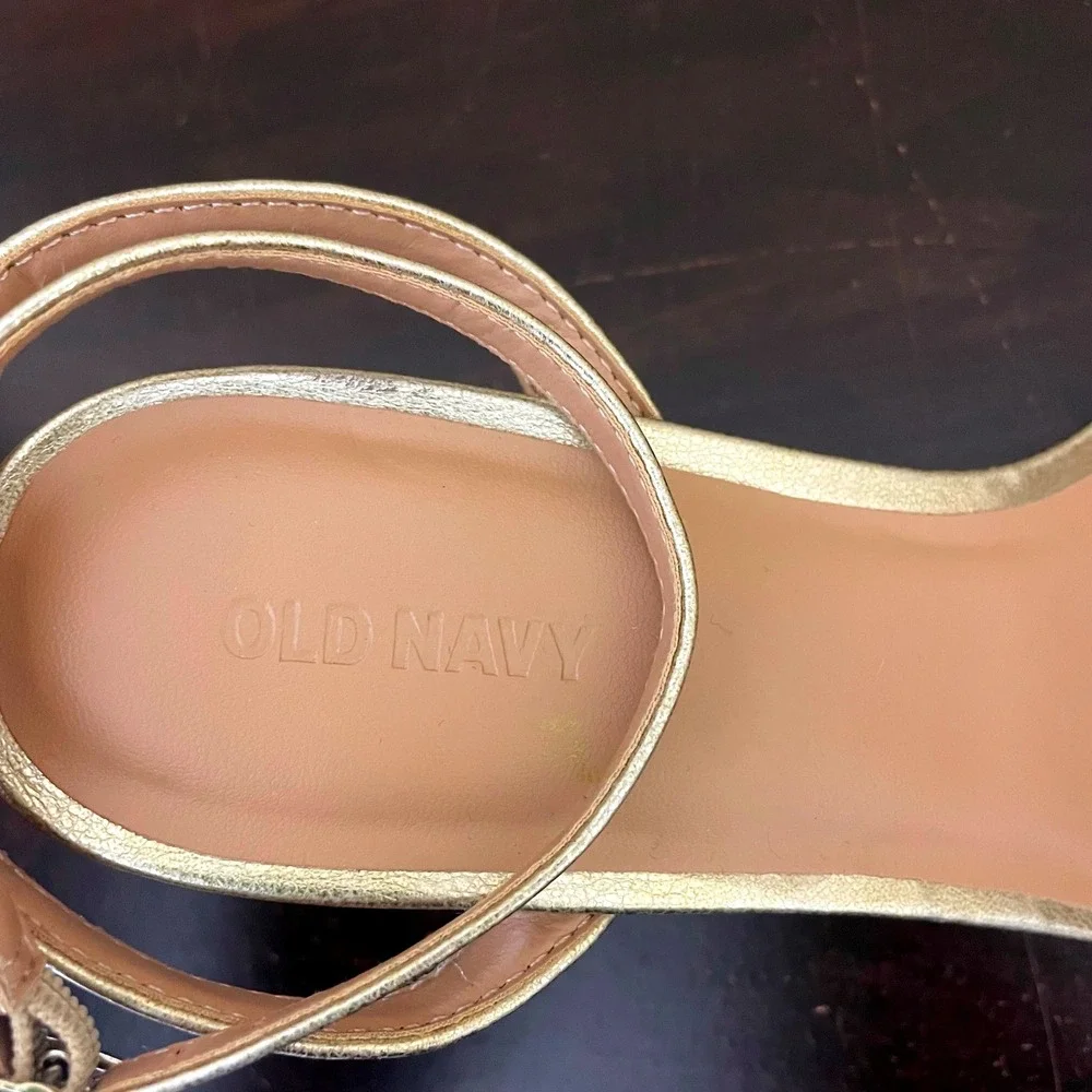 Old Navy Womens Gold Metallic Block Heel Ankle Strap Sandals Size 8 - Picture 8 of 9